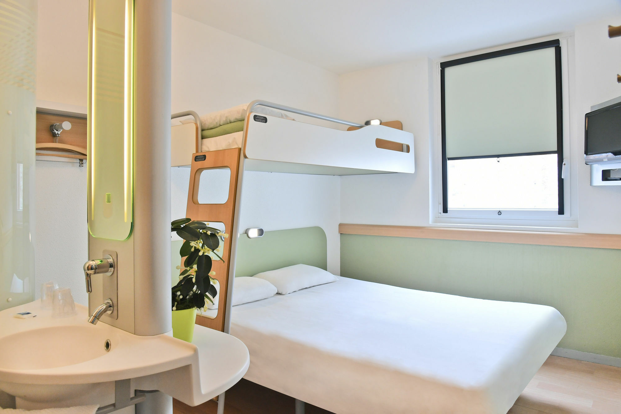 Hotel ibis budget Saint-Quentin Centre Gare Extérieur photo